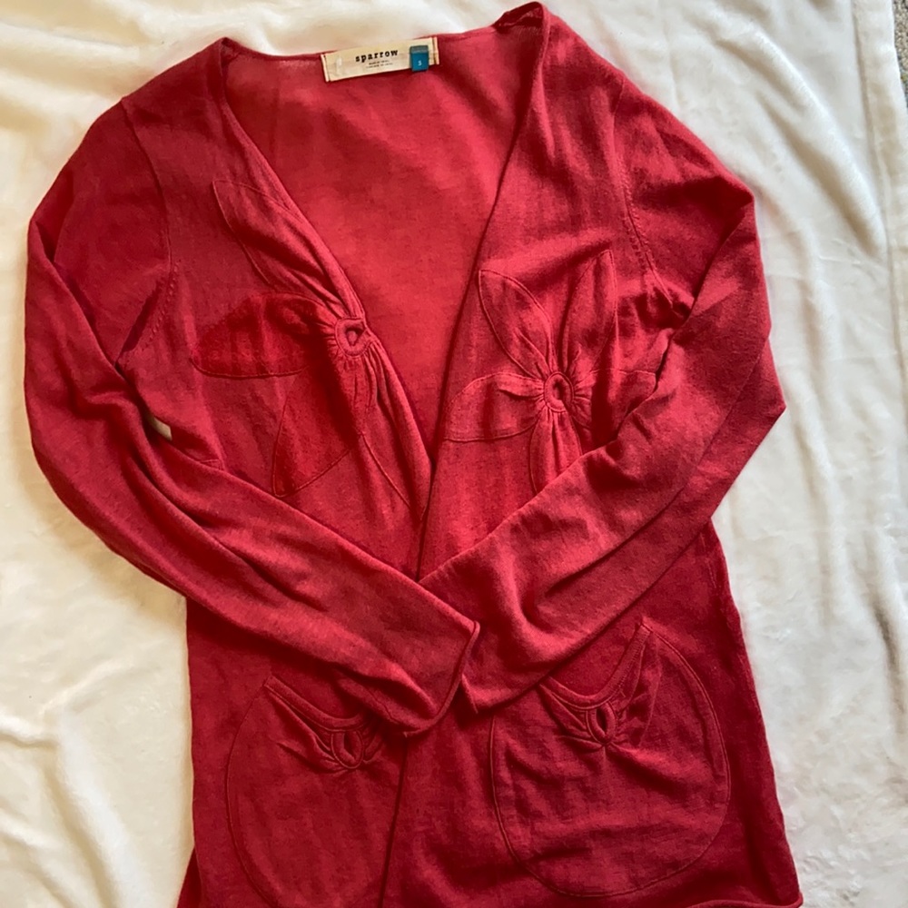 ANTHRO Sparrow Small Open-front Cardigan Flower detail